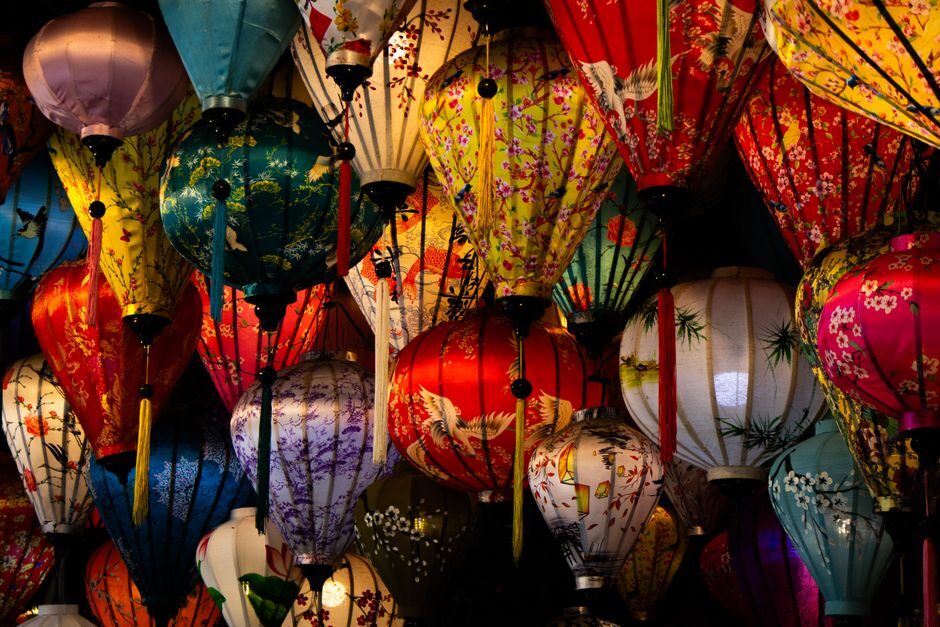 Kleurrijke wandlampen voor een vrolijke kinderkamer make-over