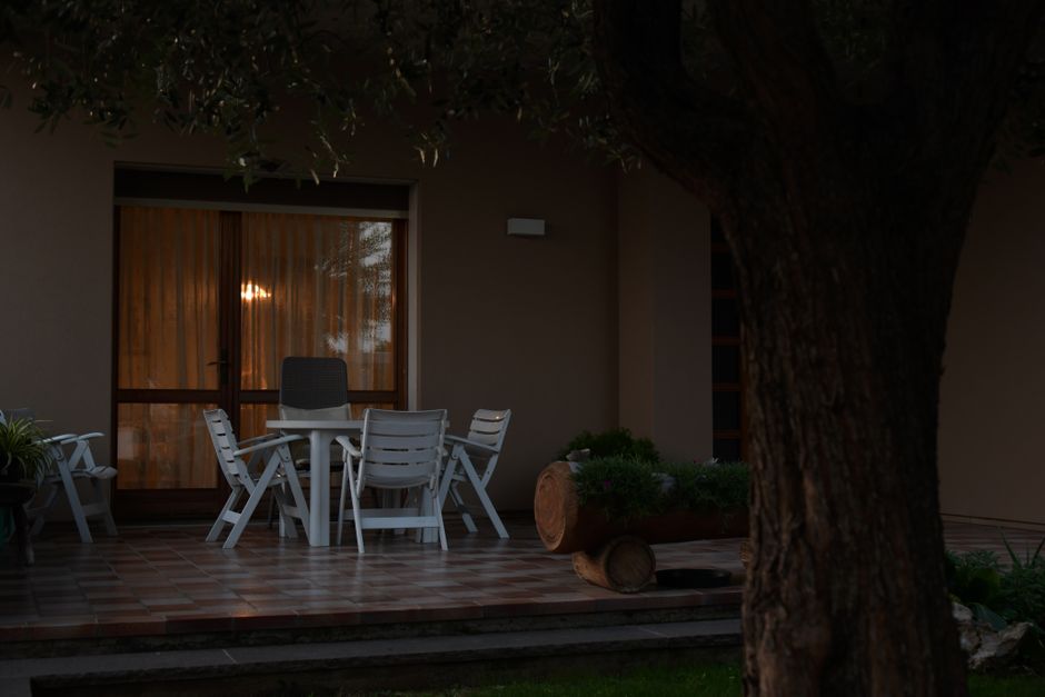 Outdoor terras met sfeervolle verlichting en verwarming. Outdoor terras met sfeervolle verlichting en verwarming.