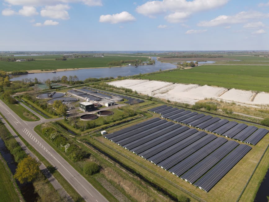 Innovatieve zonnepanelen op een modern dak.